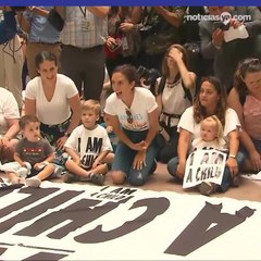 Niños protestan en el Senado por separación de familias