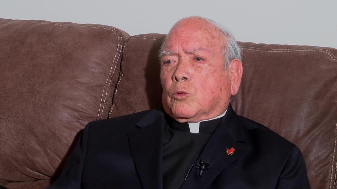 SACERDOTE DE EL PASO EXCOMULGADO