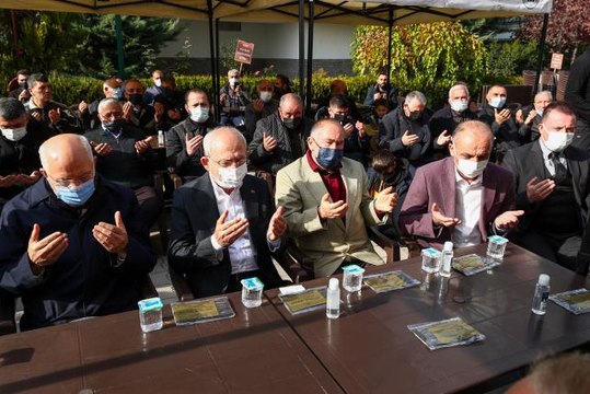 Kılıçdaroğlu'ndan Başak Cengiz'in ailesine taziye ziyareti