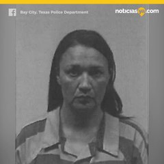 Maestra tiene relaciones con estudiante de 13 en asiento trasero de coche