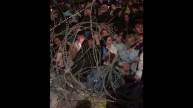 Kaboul, l'incroyable exfiltration : à l'aéroport, l'armée française peine à identifier ceux qu'ils doivent évacuer