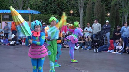 pixar play parade hot