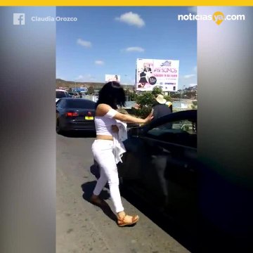 Baile erótico en cruce fronterizo