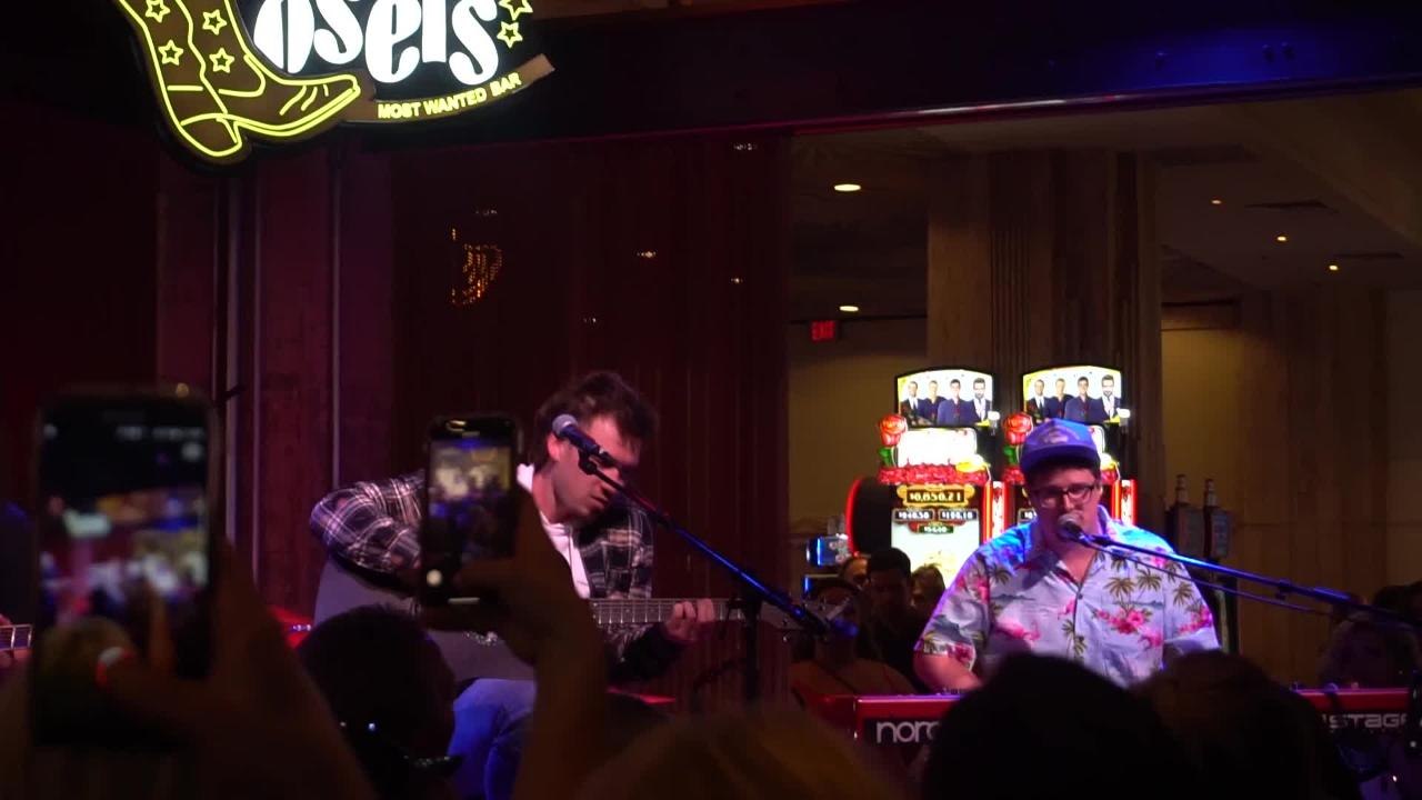 Morgan Wallen - Up Down
