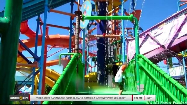 Noticias Laredo 5pm 012918 - Clip Water Park