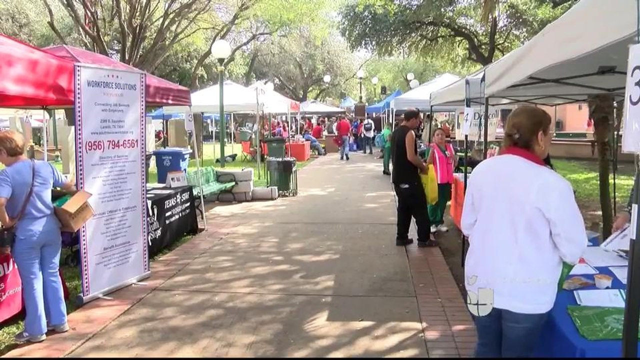 Noticias Laredo 5pm 111617 - Clip Stand Down