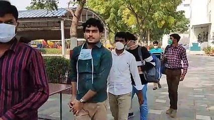 जोधपुर में परीक्षा देकर बाहर आते अभ्यर्थी