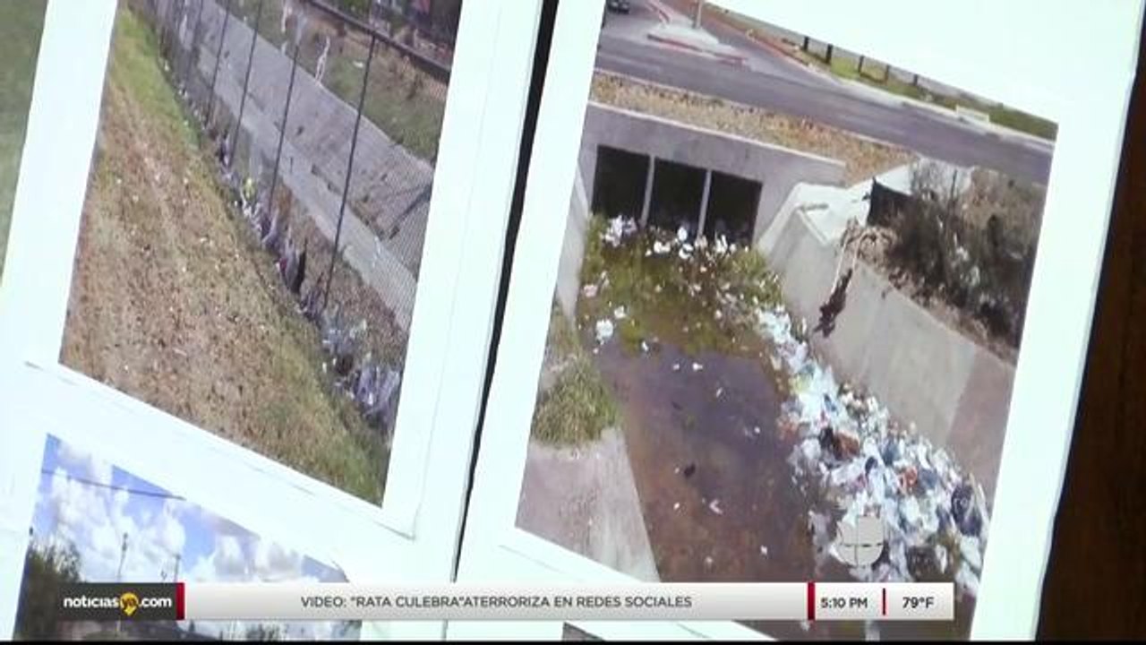 Noticias Laredo 5pm 011018 - Clip - plastic bags