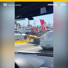 Pintan acera de forma creativa y se hacen virales