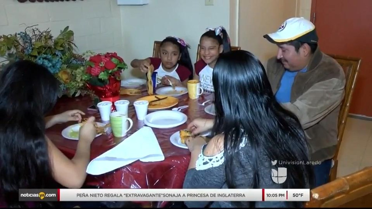 Noticias Laredo 10pm 122517 - Clip / rosita