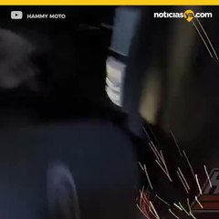 Motociclista sale ileso tras pasar por debajo de tráiler