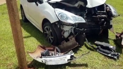 Citroen destrói placa de sinalização no Viaduto da Olindo Periolo