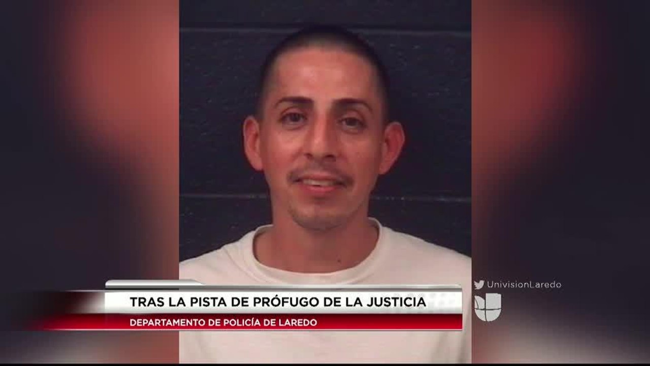 Noticias Laredo 5pm 112417 - Clip- Policia Busca Fugitivo