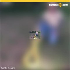 Hombre atrapa una pit%c3%b3n de 12 pies en la puerta de su casa en Florida