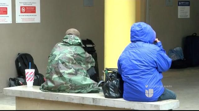 Noticias Laredo 10pm 120517 - Clip - frio