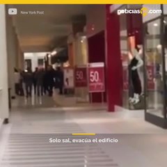 Evacuan centro comercial en NY tras detonación de arma