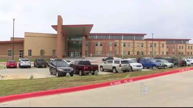 Noticias Laredo 5pm 111517 - Clip Inaugura UISD