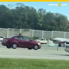 Avion aterriza en medio de la I-4