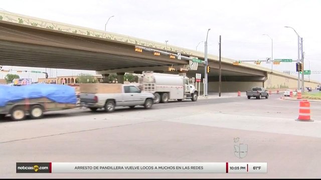 Noticias Laredo 10pm 102717 - Clip - txdot