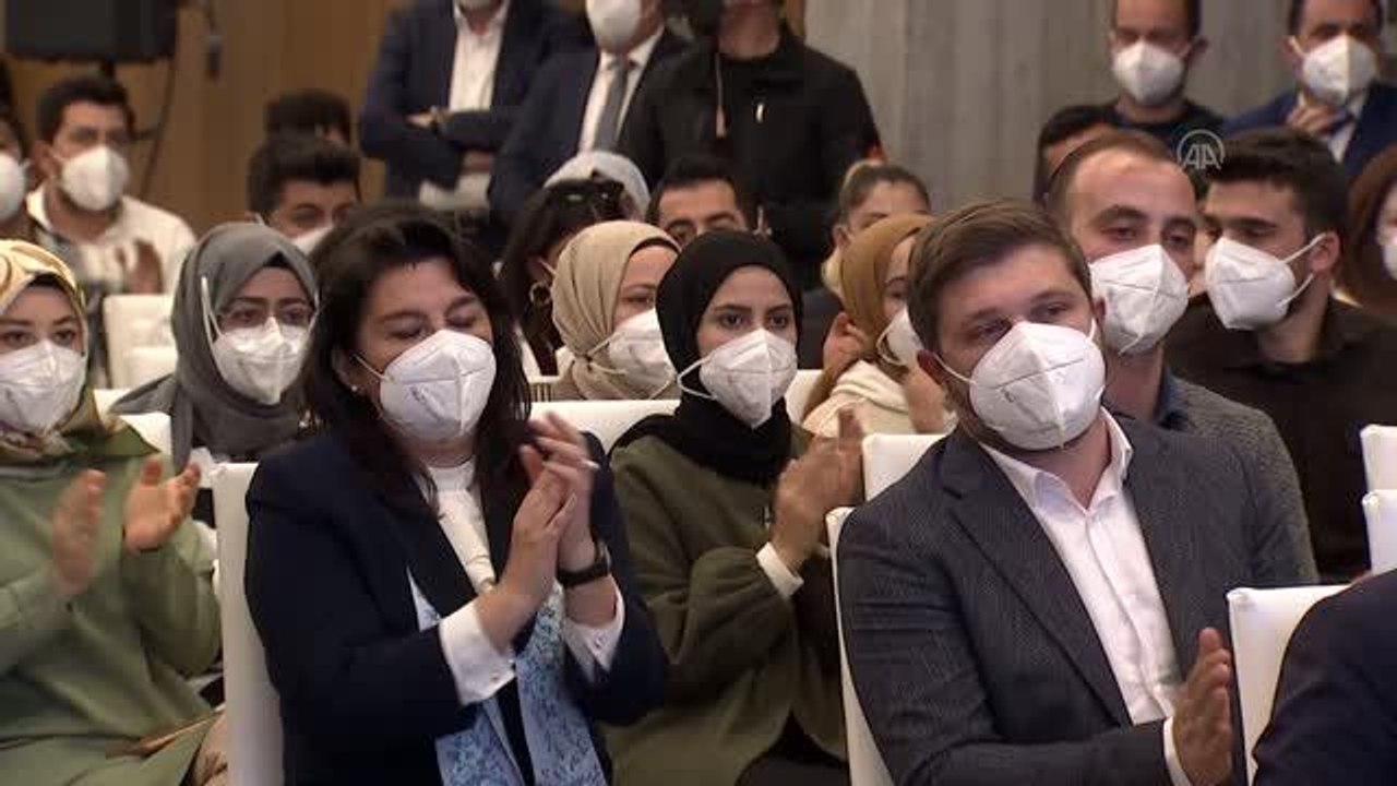 Son dakika haberleri... ÇANAKKALE - Cumhurbaşkanı Erdoğan, gençlerle bir araya geldi - Çanakkale Türküsü