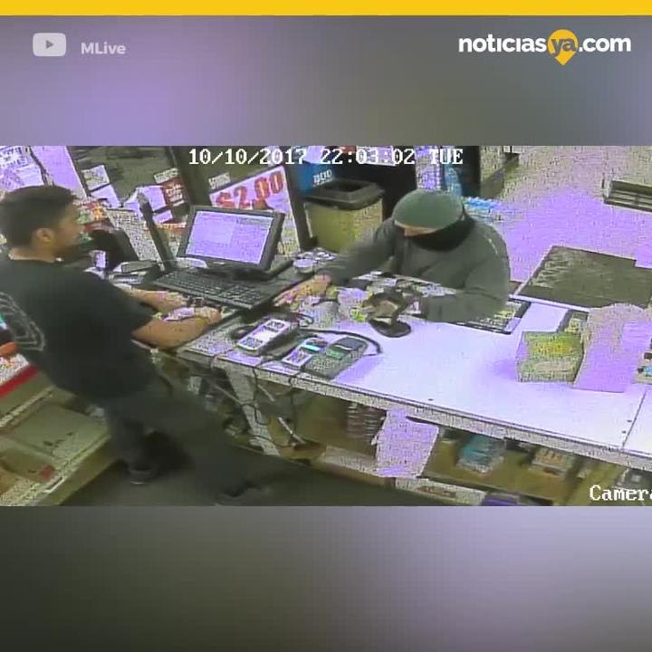 Cajero desarma a ladron.mp4