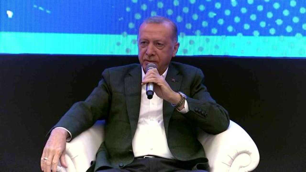Cumhurbaşkanı Recep Tayyip Erdoğan Truva Müzesi'nde Ezineli Yahya Çavuş Belgeseli Galası'nda gençler ile buluştu