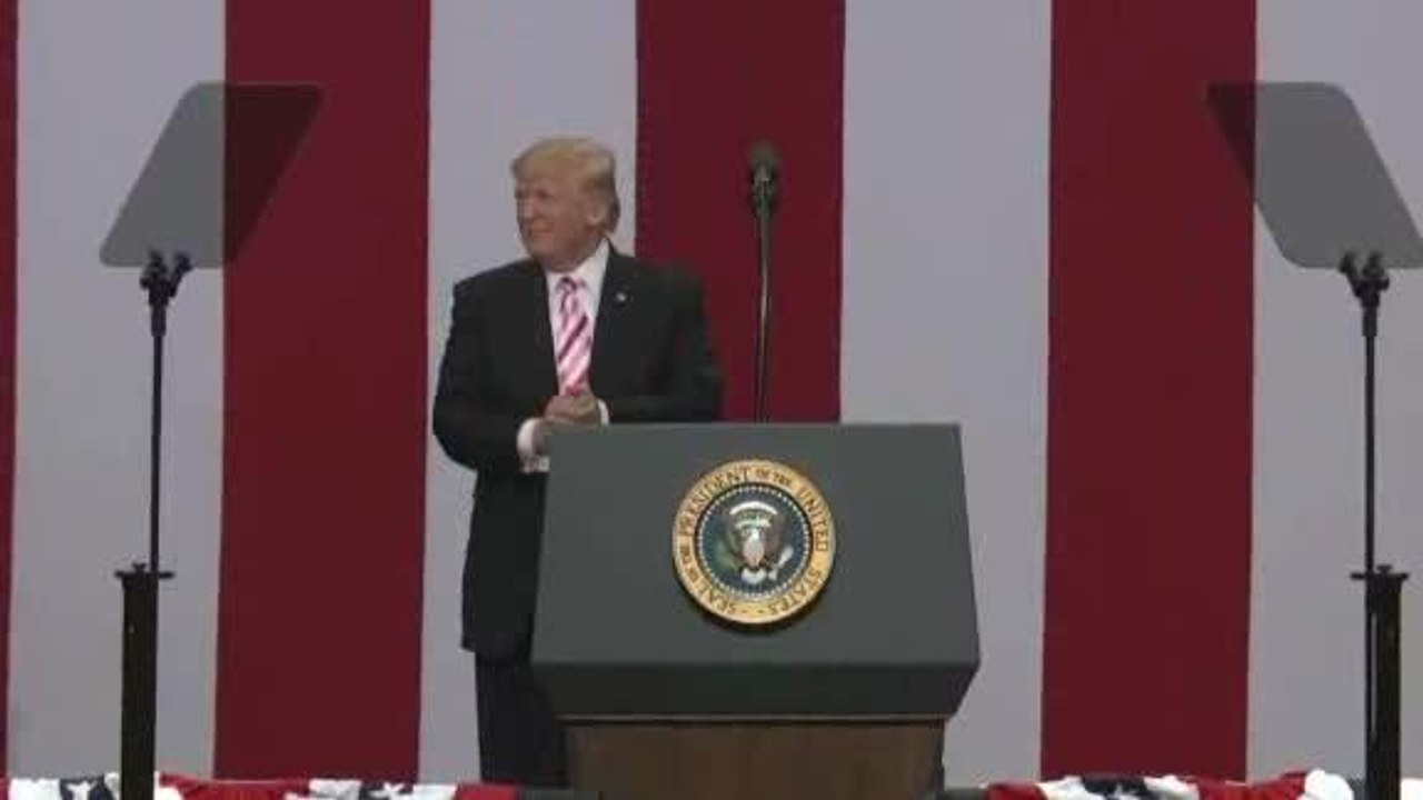 Trump borra tuits
