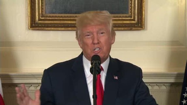 Trump condena a KKK, Supremacistas blancos y neonazis