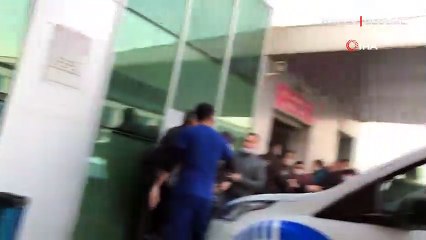 Jandarmadan kaçmaya çalışırken vuruldu! Yakınları haberi alınca hastane karıştı