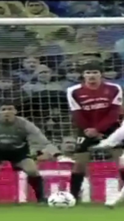 Tendangan Roberto Carlos
