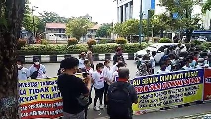 Unjuk Rasa Sambil Dangdutan di DPRD Kalsel, LSM KAKI: Kewenangan Izin Pertambangan Harus Kembali ke Daerah