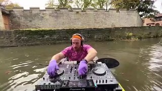 SUAT - Live @ Oxford Canal on KAYAK [11.11.2021]
