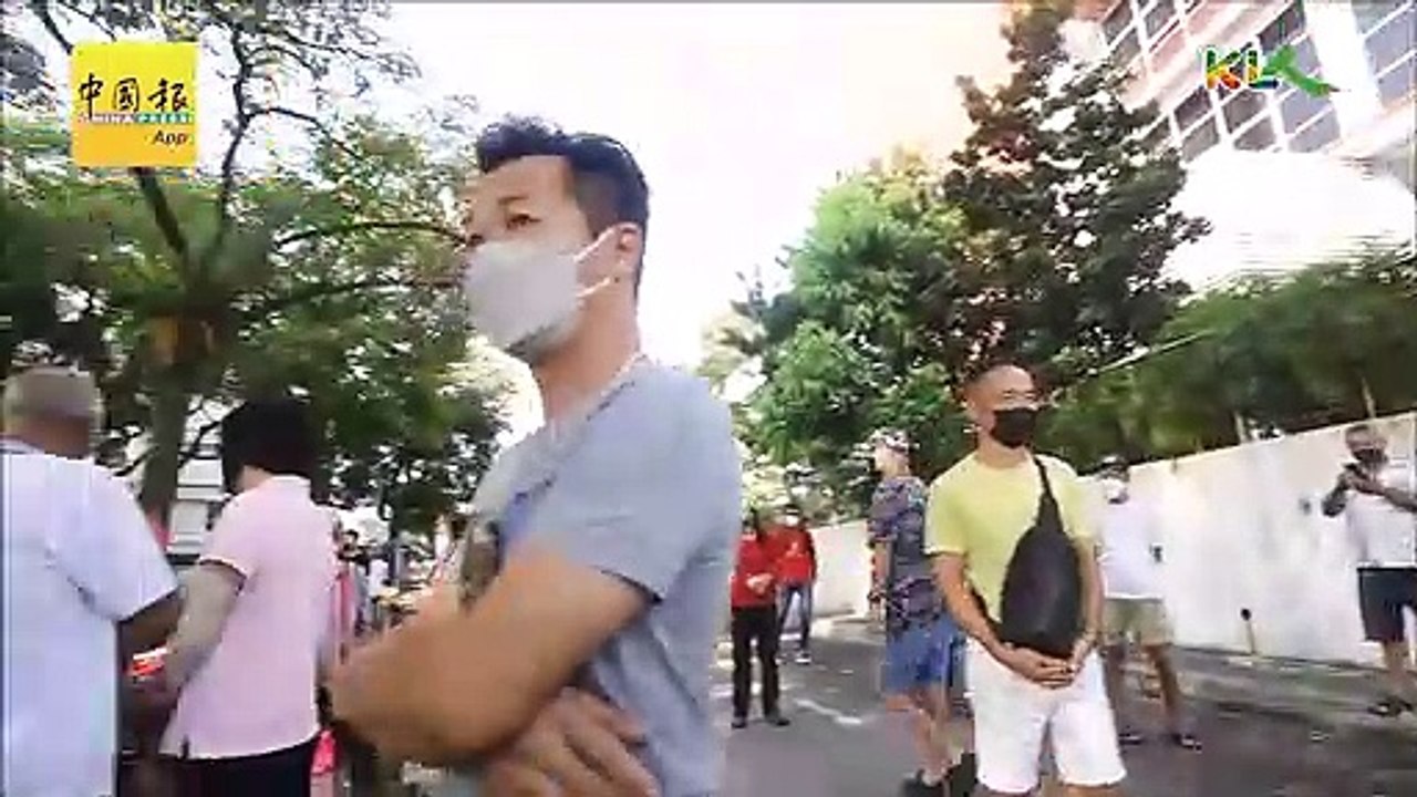 为重新规划摊格争执  小贩   中介    闹市大吵