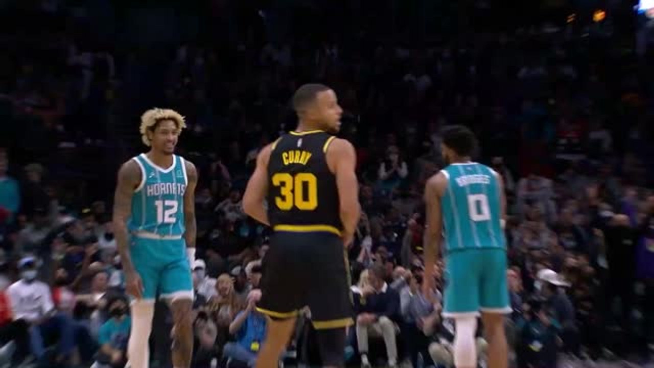 Curry brilliert mit no-look-pass und buzzer beater