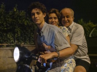 È stata la mano di Dio (The Hand of God): Trailer HD VO st FR/NL