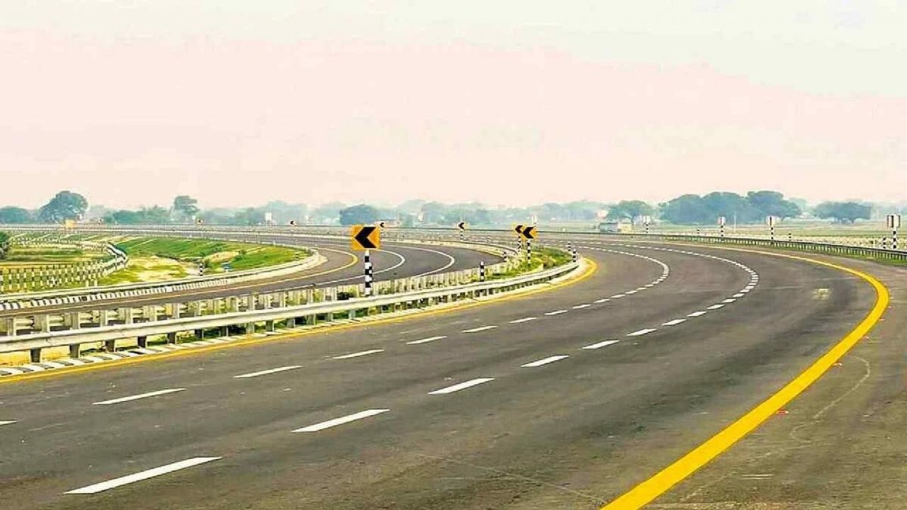 'Credit war' on Purvanchal Expressway among BJP and SP!
