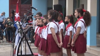 Alumnos de primaria cubanos vuelven a clase tras 20 meses de pandemia