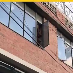 Descubren cuerpo bajo cemento por olores putrefactos.mp4