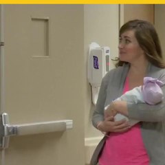 Doctora interrumpe su propio parto para atender otro