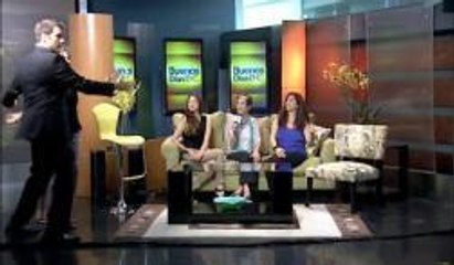 Nestor y Silvana bailan tango en vivo