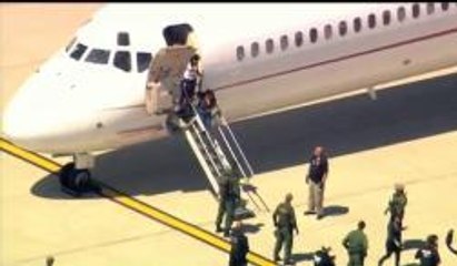 Suspenden vuelos de familias migrantes