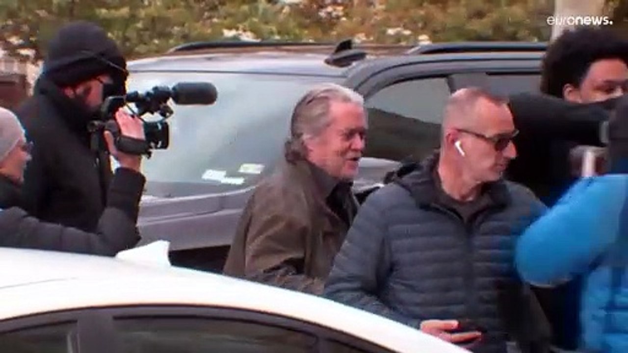 Ehemaliger Trump-Berater Steve Bannon stellt sich nach Anklage