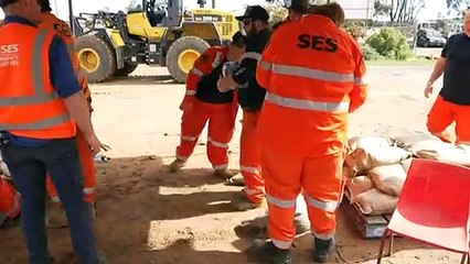 Forbes in NSW braces for flood peaks in the coming hours