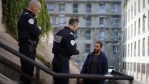 Plus belle la vie : Abdel se fait contrôler par deux policiers