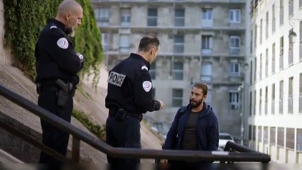 Plus belle la vie : Abdel se fait contrôler par deux policiers