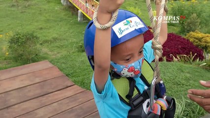 Keseruan Flying Fox Terpanjang di Lereng Argopuro