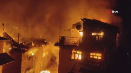 Son dakika gündem: Nepal'de yangın: 20 ev küle döndü