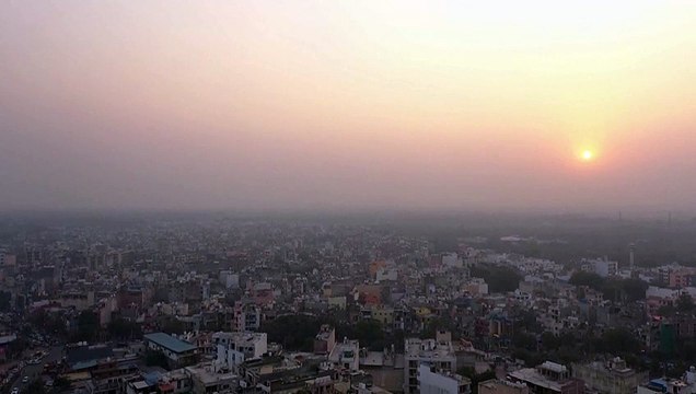 Нью-Дели закрыли из-за смога
