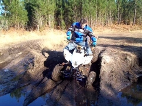 Kevin en quad dans les bois de mios 2