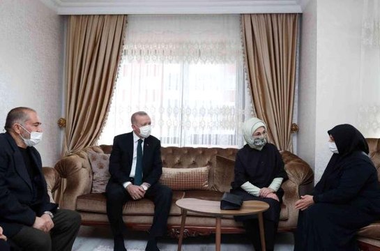 Cumhurbaşkanı Erdoğan'dan Başak Cengiz'in ailesine taziye ziyareti